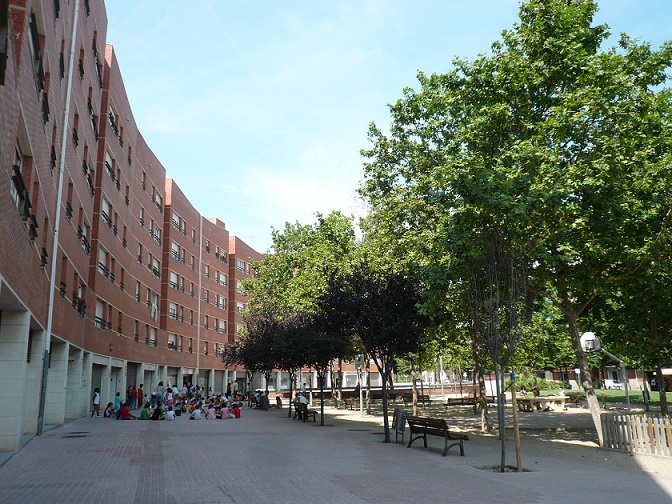 Sanfeliu Plaça de les Comunitats