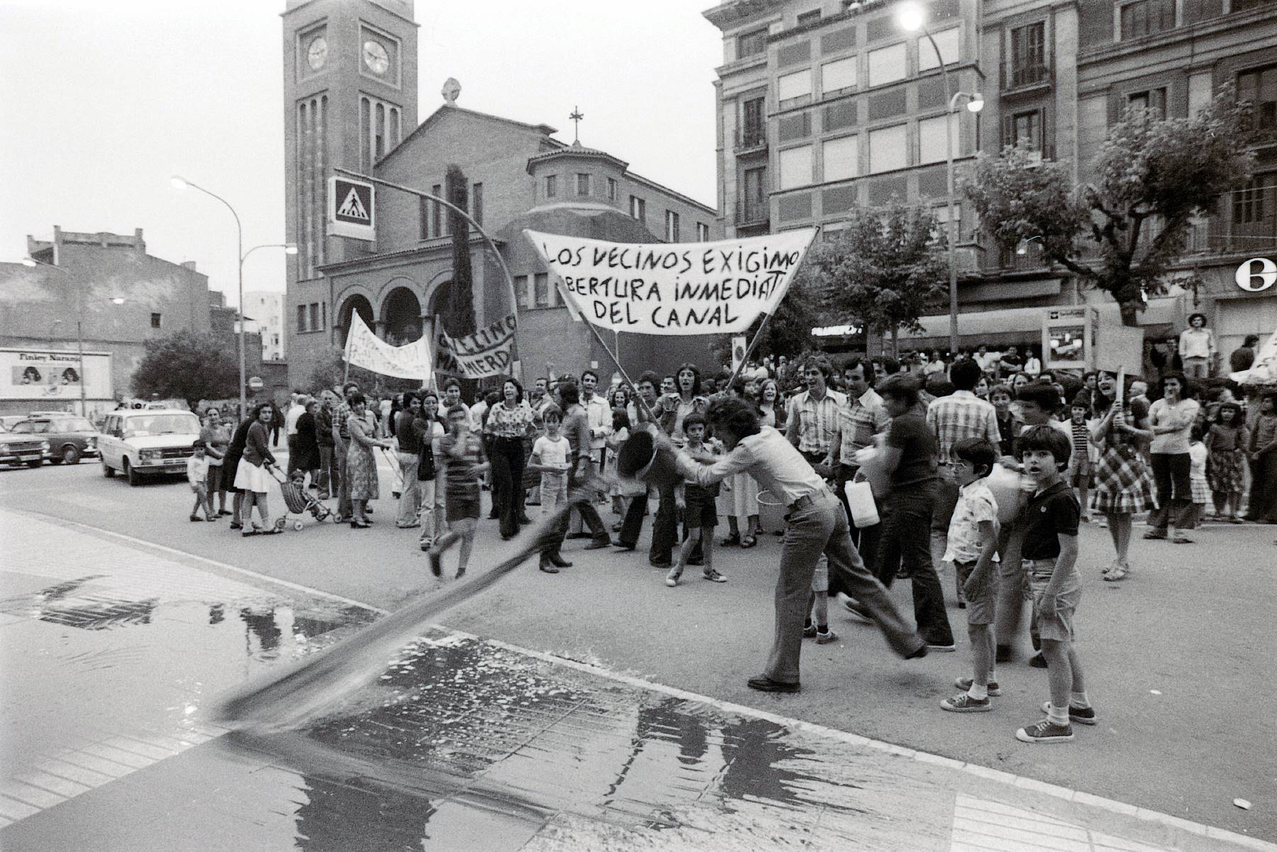 Manifestació demanant la cobertura del Canal de la Infanta