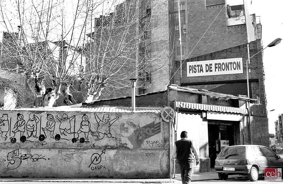 Bar Frontón al Carrer de l'Aprestadora