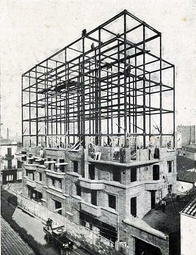 Gratacel o Casa Pons en construcció
