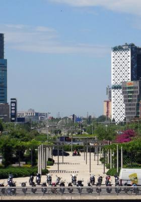 La Gran Via al seu pas pels barris de Granvia Sud i Santa Eulàlia 