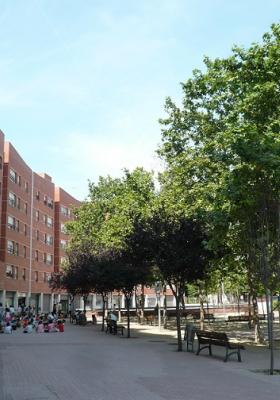 Sanfeliu Plaça de les Comunitats