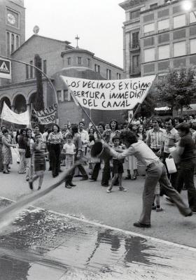 Manifestació demanant la cobertura del Canal de la Infanta